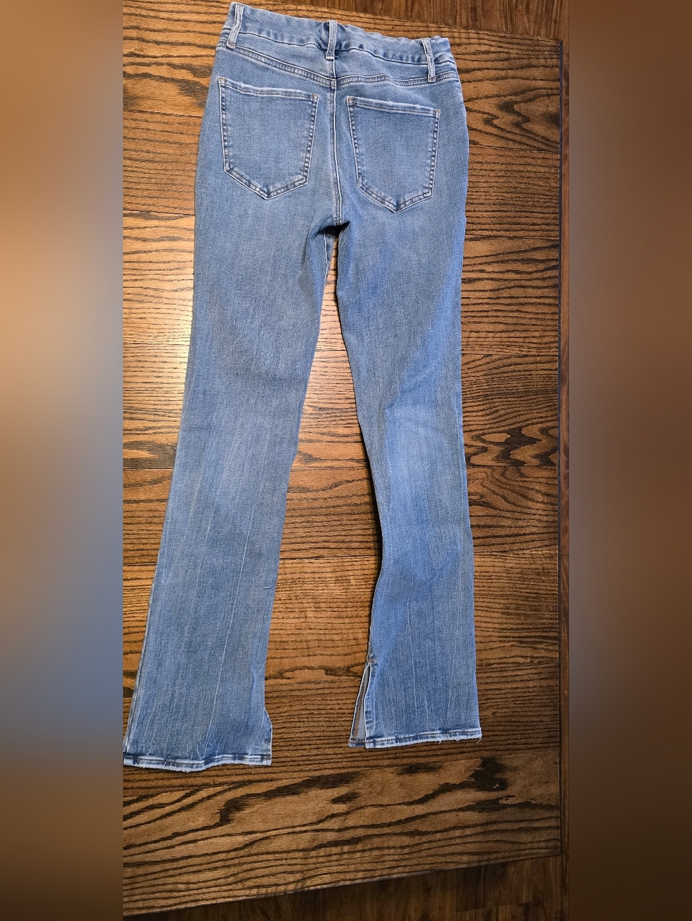 Express Skyscraper Light Wash Mid-Rise Bootcut Jeans - Picture 4 of 4